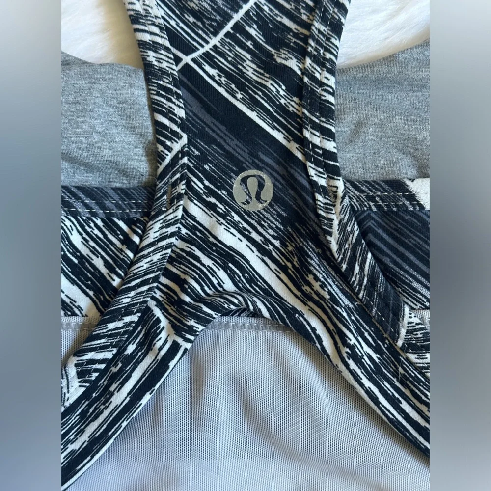 Lululemon Cross back Tank PTP 13" Size 4 - Picture 3 of 6